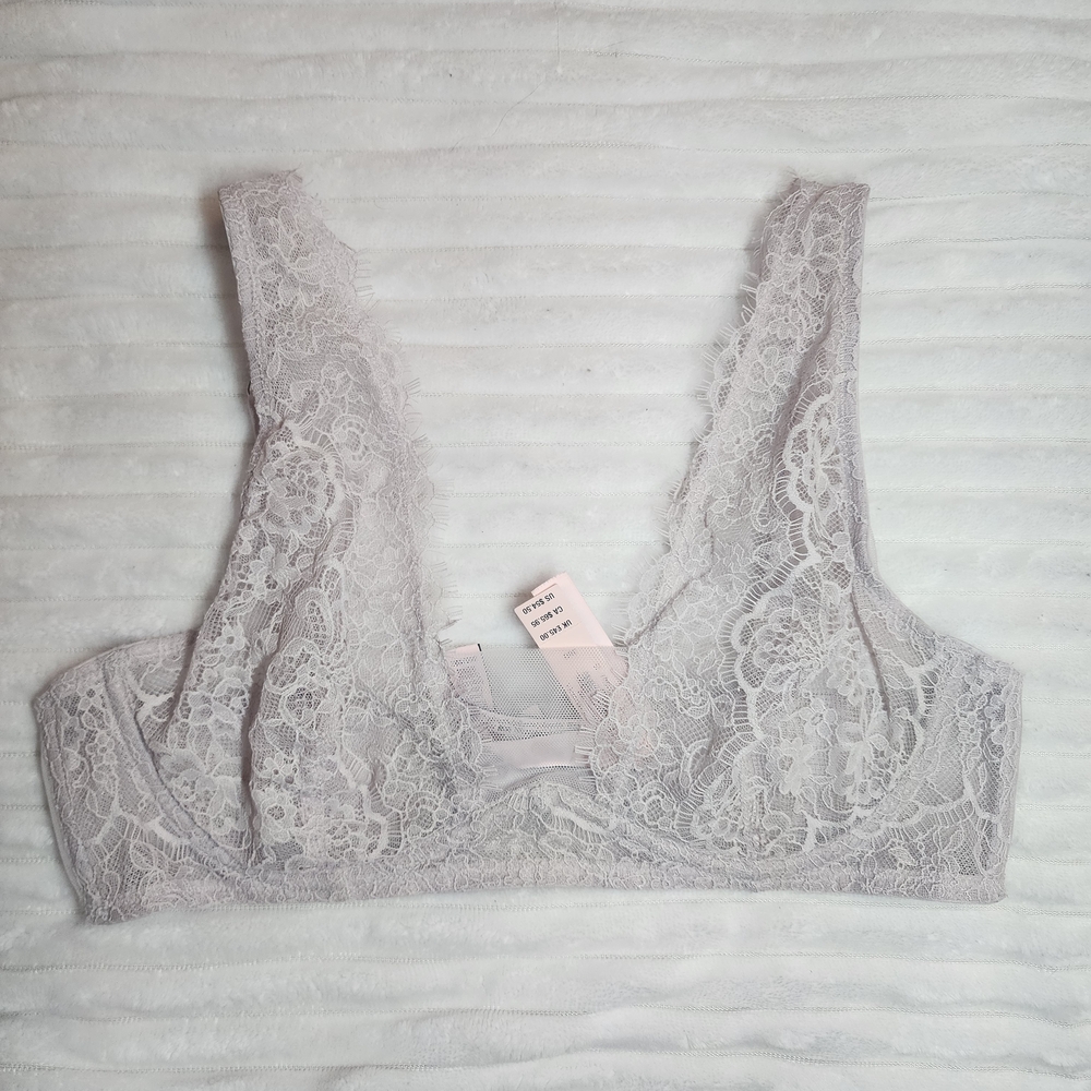 NWT Victoria's Secret Lace Bralette in Light Gray